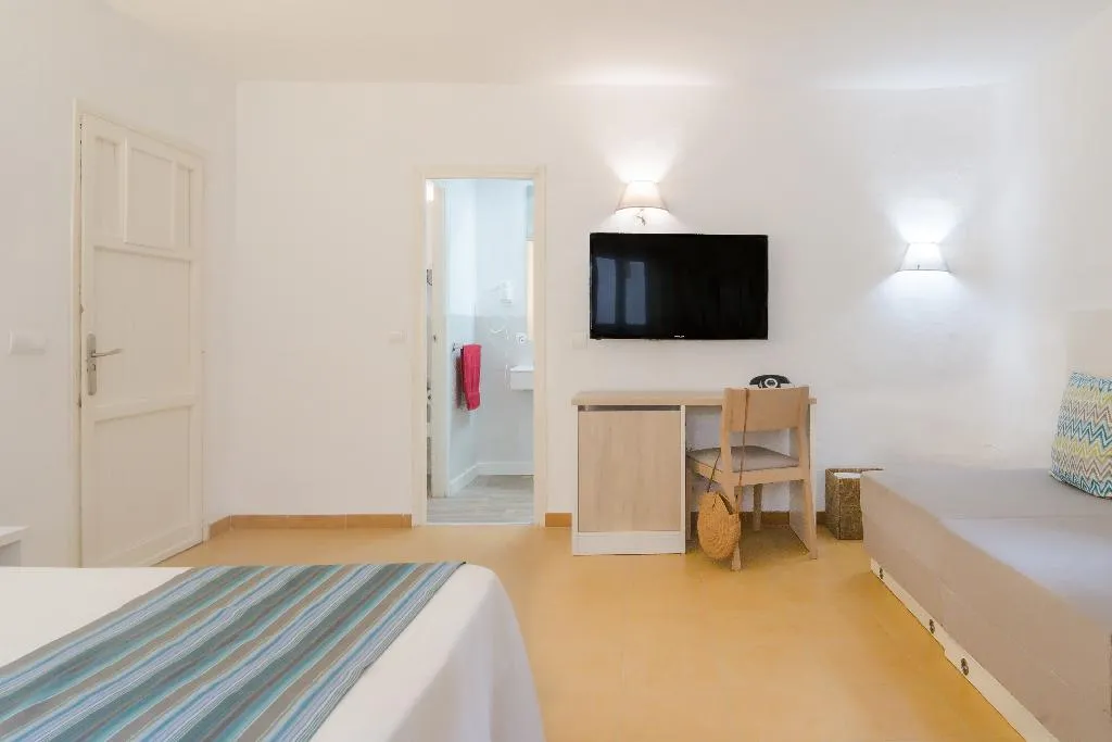 Room, FERGUS Style Punta Arabi, Ibiza