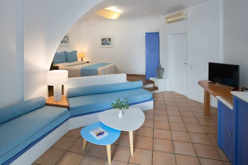 SUITE CAPACITY 2 Room, Meltemi Suites, Santorini