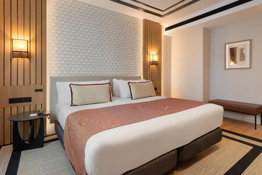 Double or Twin CITY VIEW Room, Catalonia Plaza España Hotel & Spa, Madrid