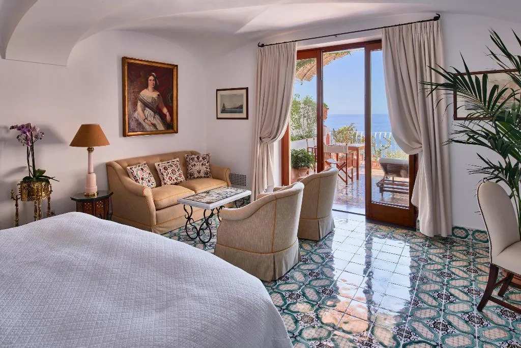 JUNIOR SUITE SEA VIEW Room, Le Sirenuse, Naples