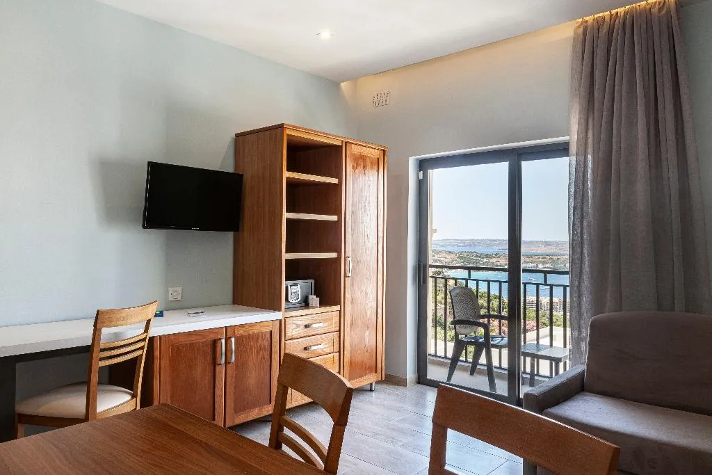 APARTMENT SEA VIEW TWO BEDROOMS Room, Pergola Hotel & Spa, Malta