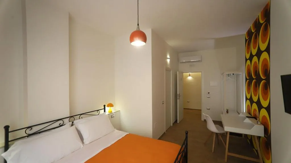Room, 1970 Rooms, Naples