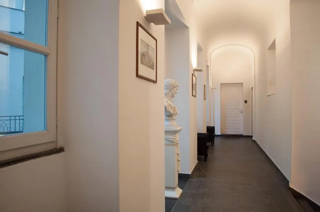 Lobby, Hotel Neronensis, Naples