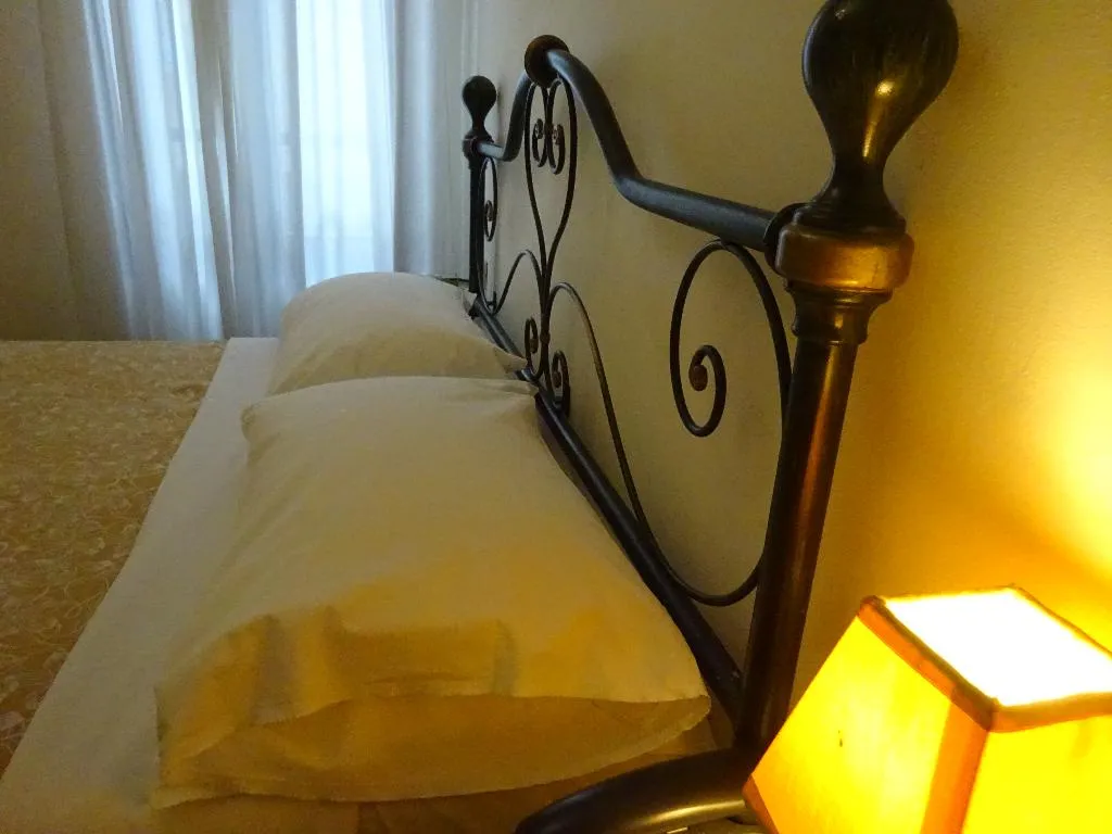 SINGLE STANDARD Room, Minerva & Nettuno, Venice