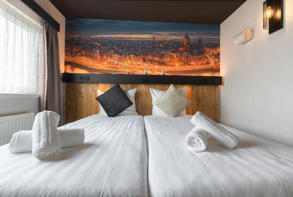 TWIN STANDARD Room, Botel, Amsterdam