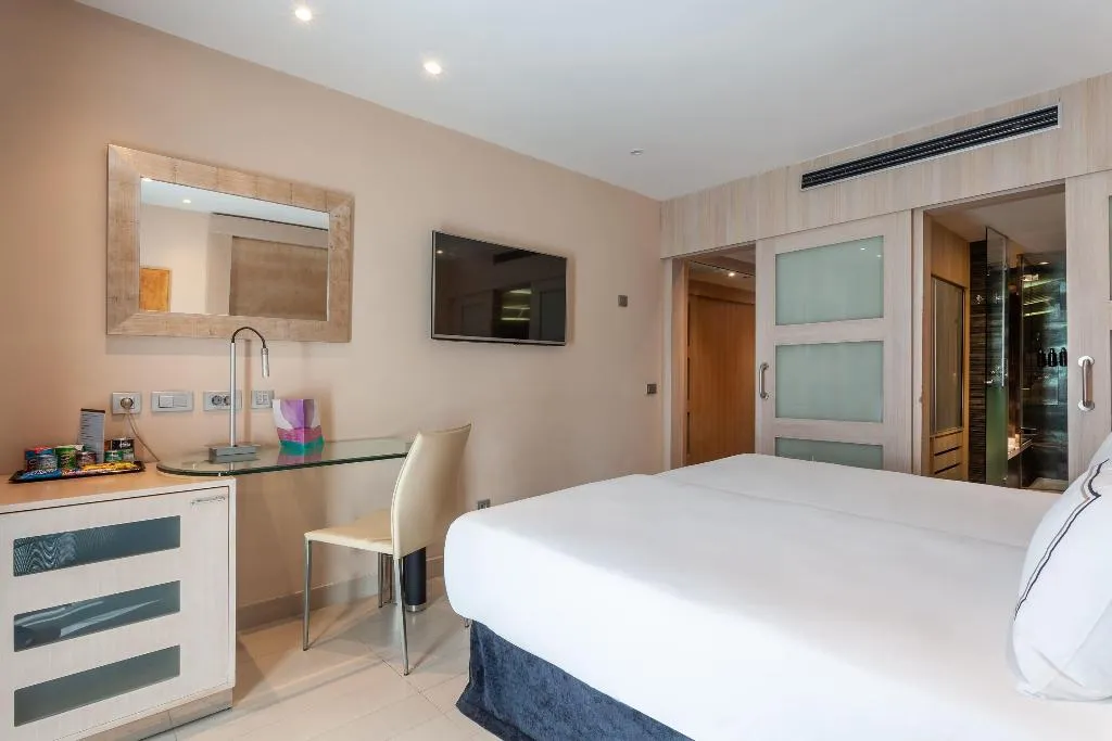 Double or Twin WITH BALCONY Room, Melia Sevilla, Seville