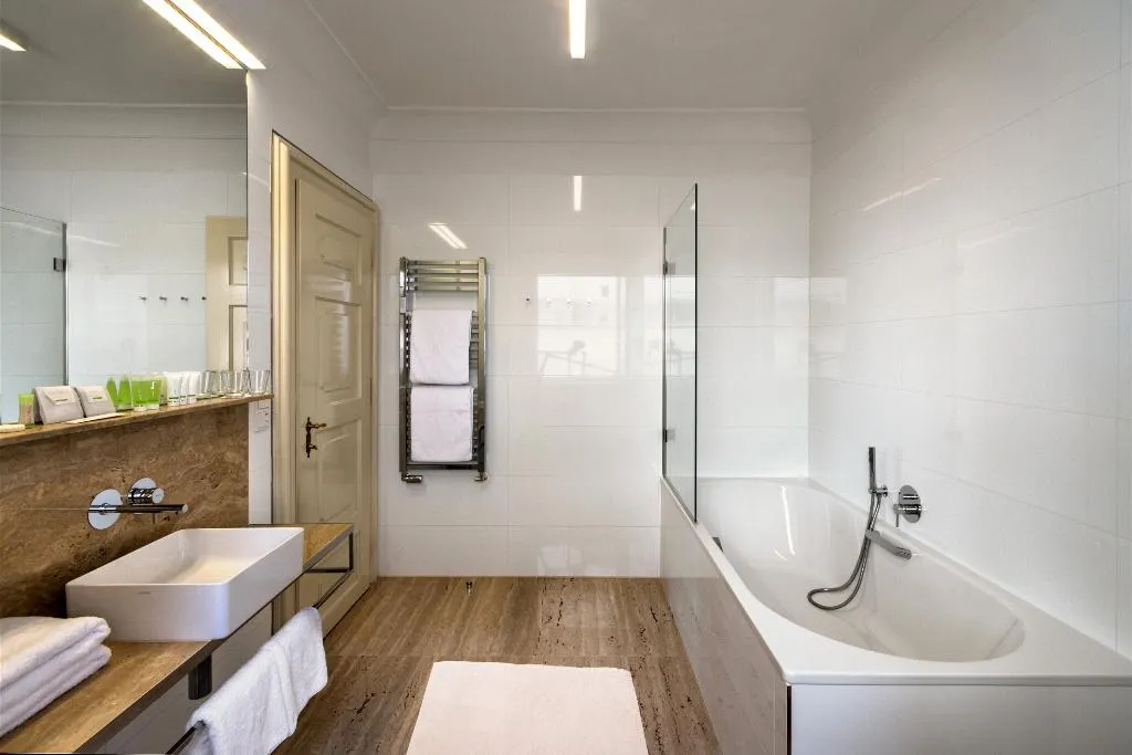 Double or Twin DELUXE Room, Golden Star, Prague