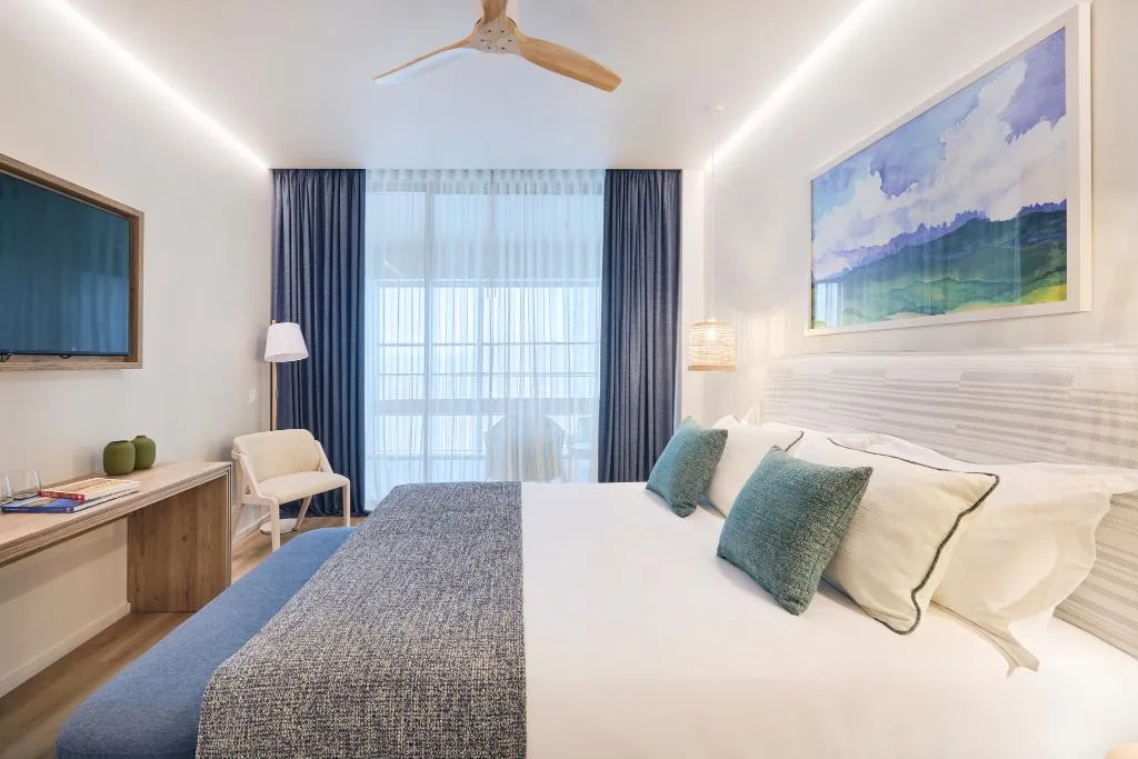 SINGLE SEA VIEW Room, The Editory Ocean Way Funchal, Madeira