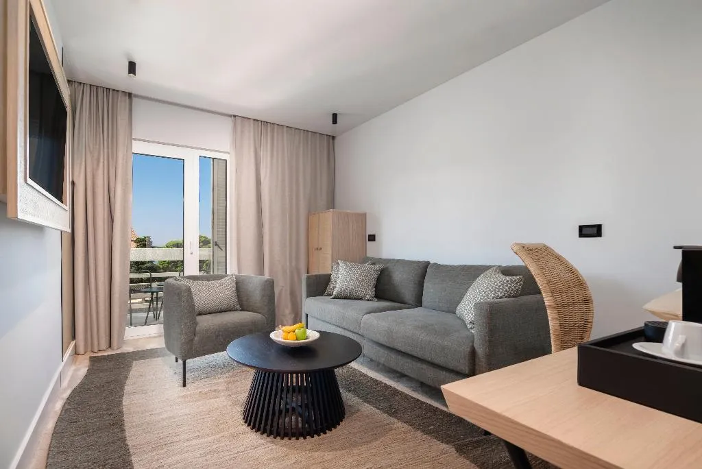 JUNIOR SUITE SEA VIEW WITH BALCONY Room, Beach Bay Hvar Hotel, Split