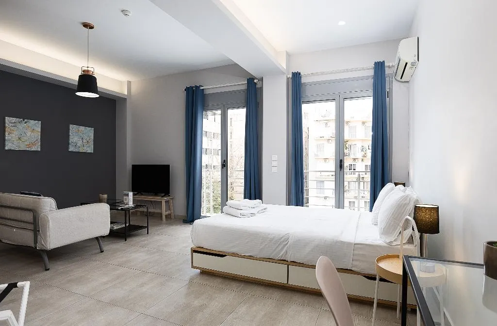 TRIPLE WITH BALCONY Room, Omnia Pagrati Apartments, Athens