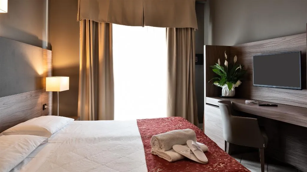 TRIPLE STANDARD Room, Sunflower Hotel Milano, Milan