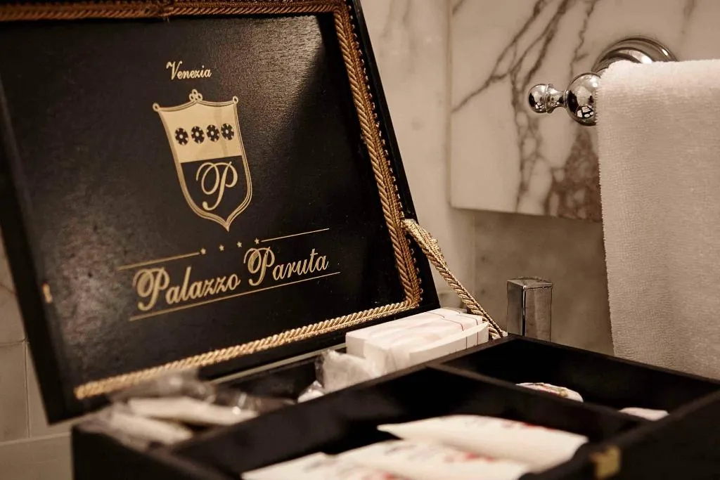 JUNIOR SUITE DELUXE Room, Palazzo Paruta, Venice