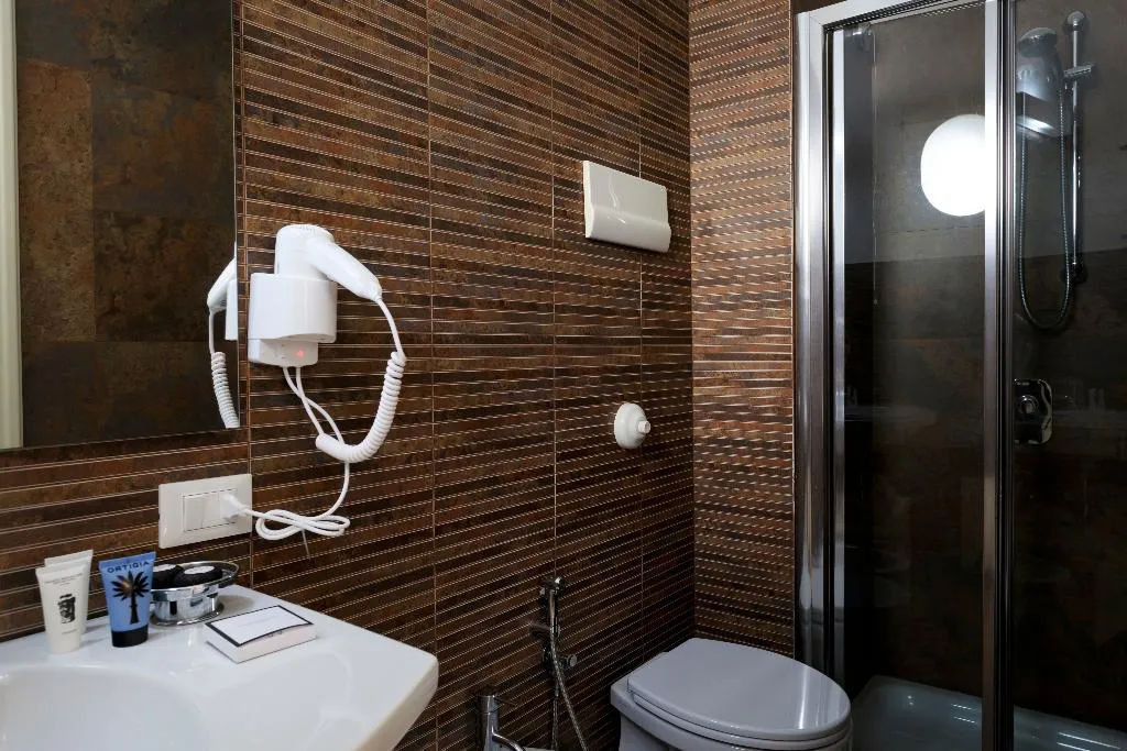 DOUBLE BASIC Room, Palazzo Brunaccini, Palermo