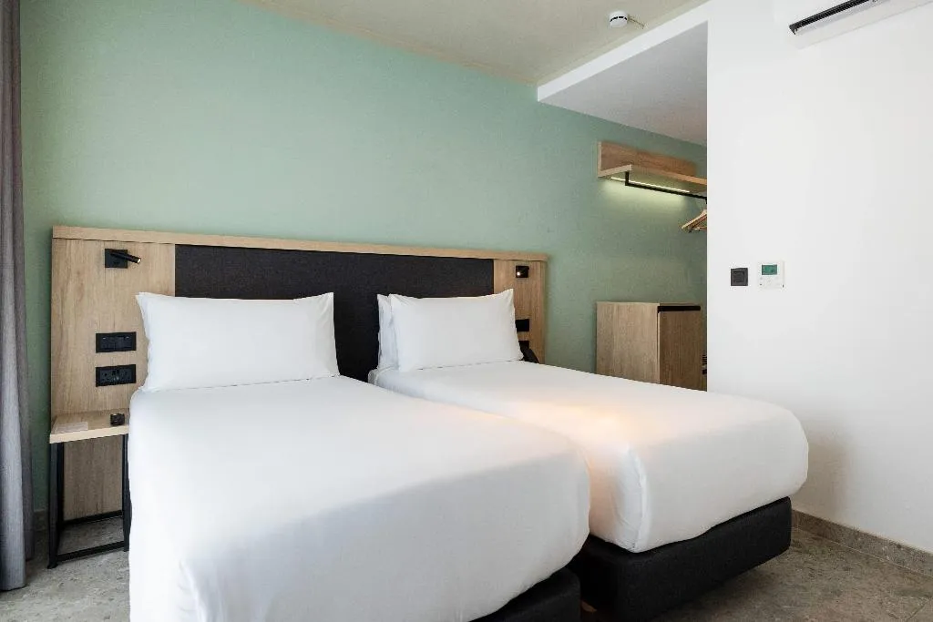 TWIN STANDARD Room, Hotel Levante St Julian´s Affiliated By Melia, Malta