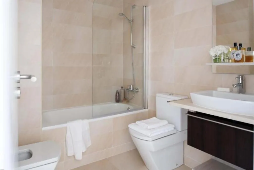 APARTMENT CAPACITY 4 THREE BEDROOM Room, Eric Vokel Boutique Apartments Gran Via Suites, Barcelona