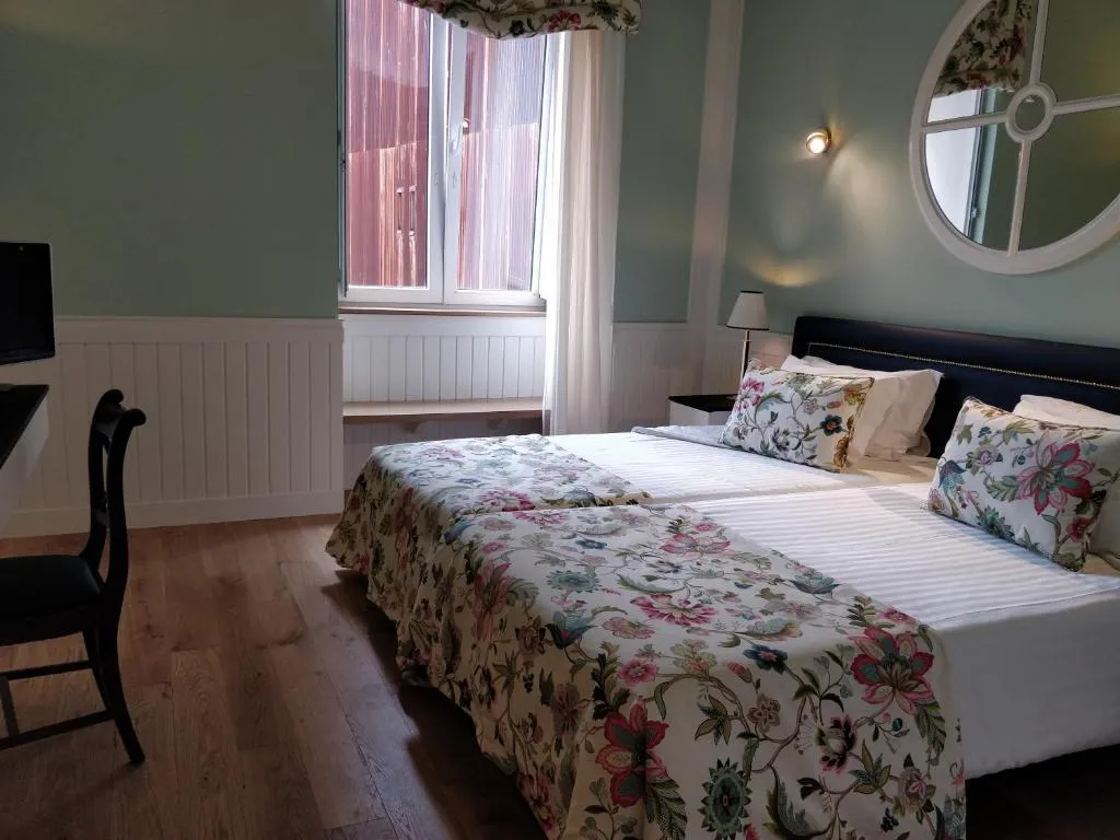 DOUBLE CLASSIC Room, Grande Hotel do Porto, Porto
