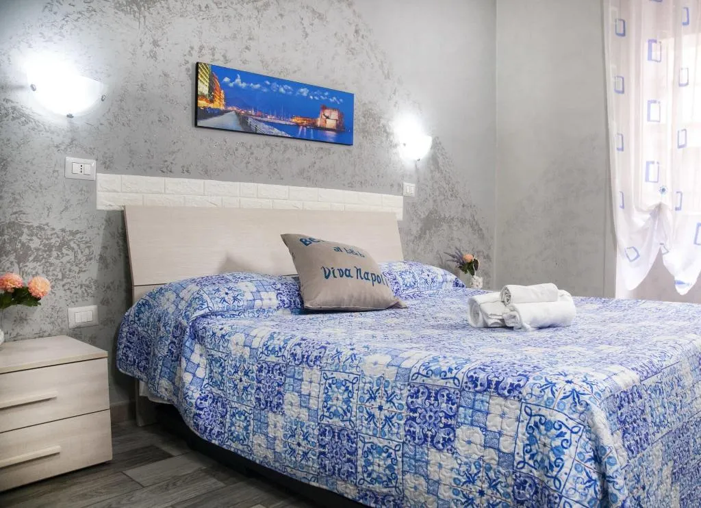 Room, B&B Viva Napoli, Naples