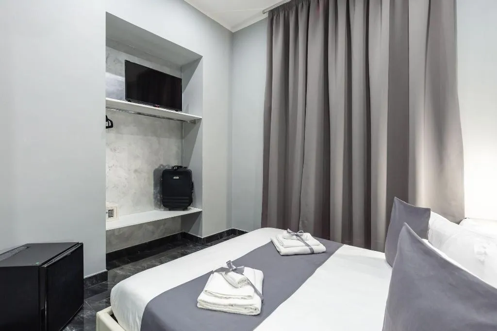 Room, Hotel Palace Napoli, Naples