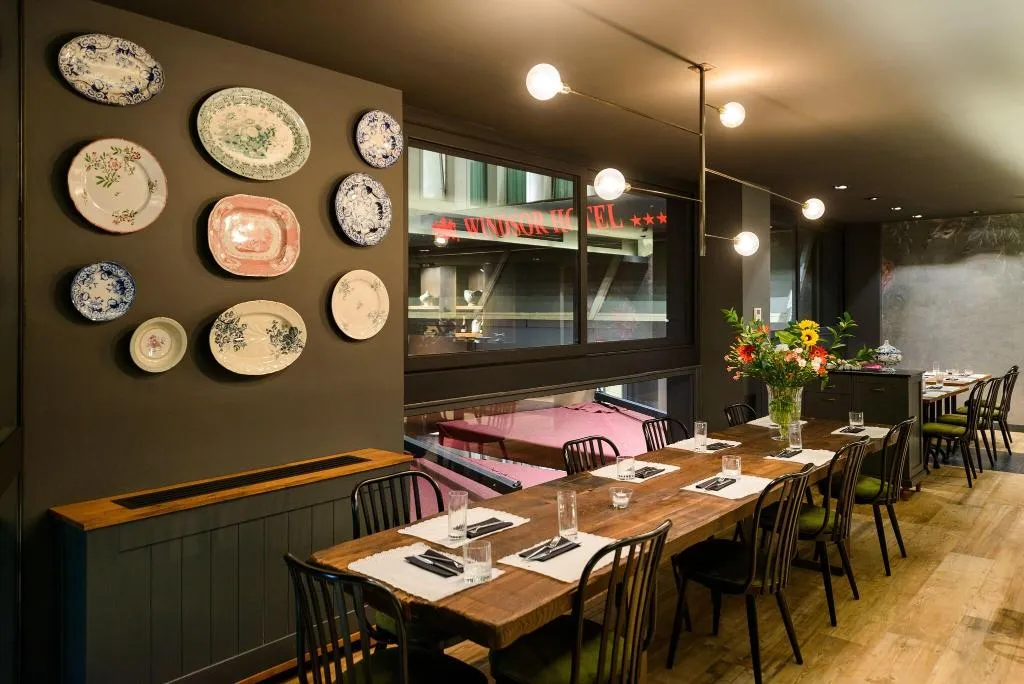 Restaurant, Windsor, Milan