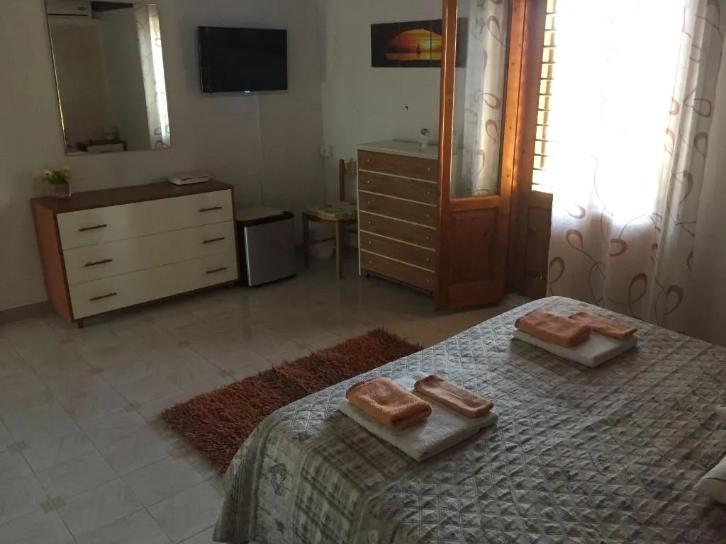 Room, Rudy Arenaile, Catania