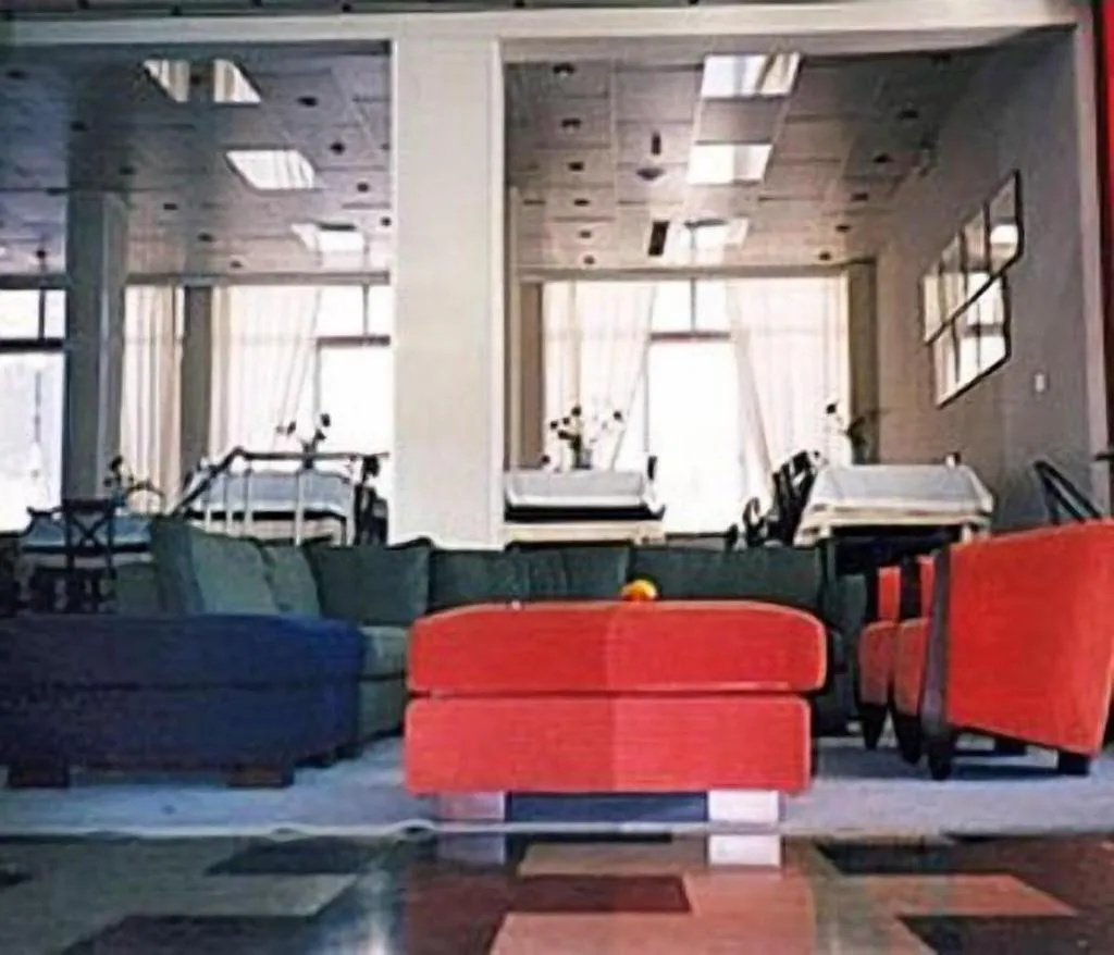 Lobby, Ilis, Kalamata