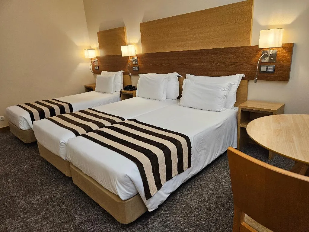 TWIN CAPACITY 3 Room, Hotel Principe Lisboa, Lisbon