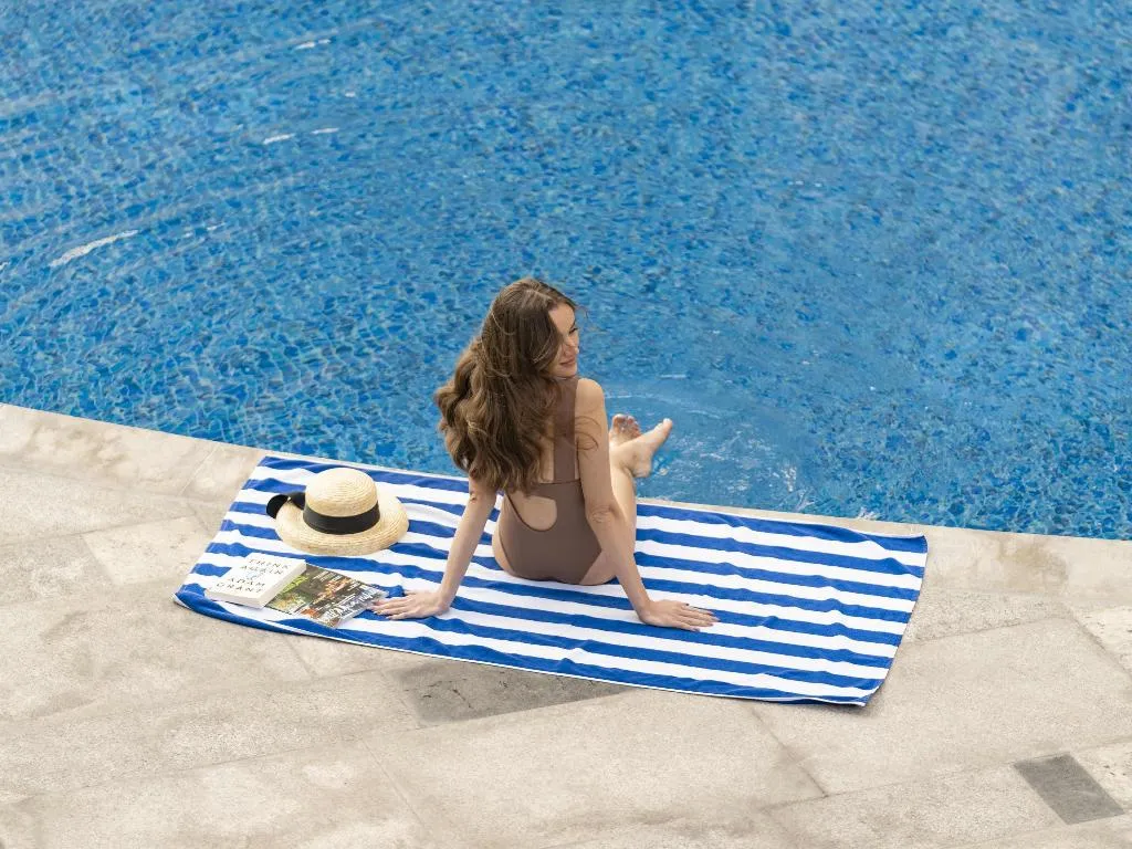 Pool, Pullman Sharjah, Dubai