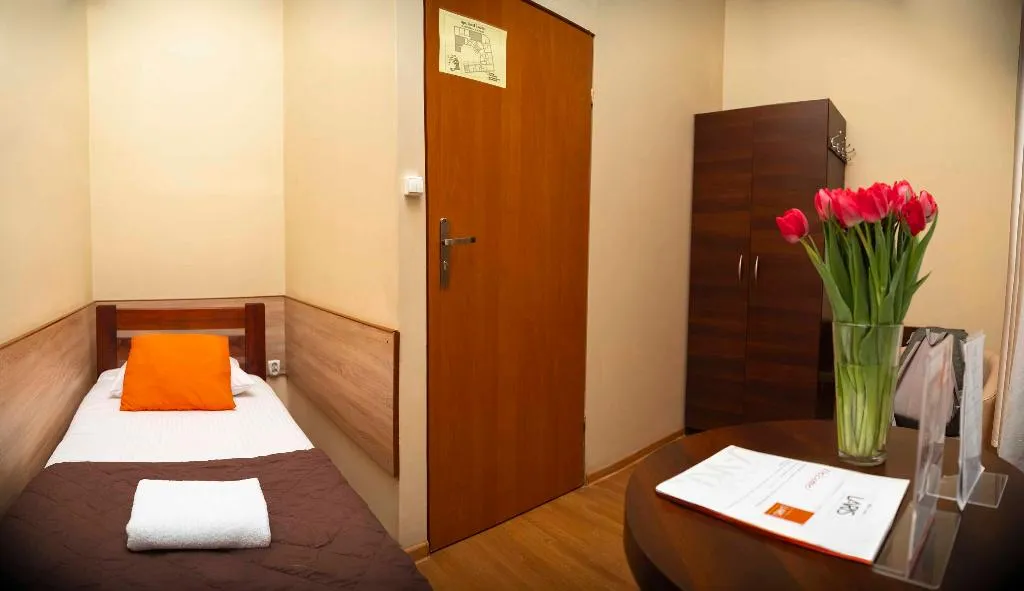 SINGLE WITH SHARED BATHROOM Room, Station Aparthotel, Krakow