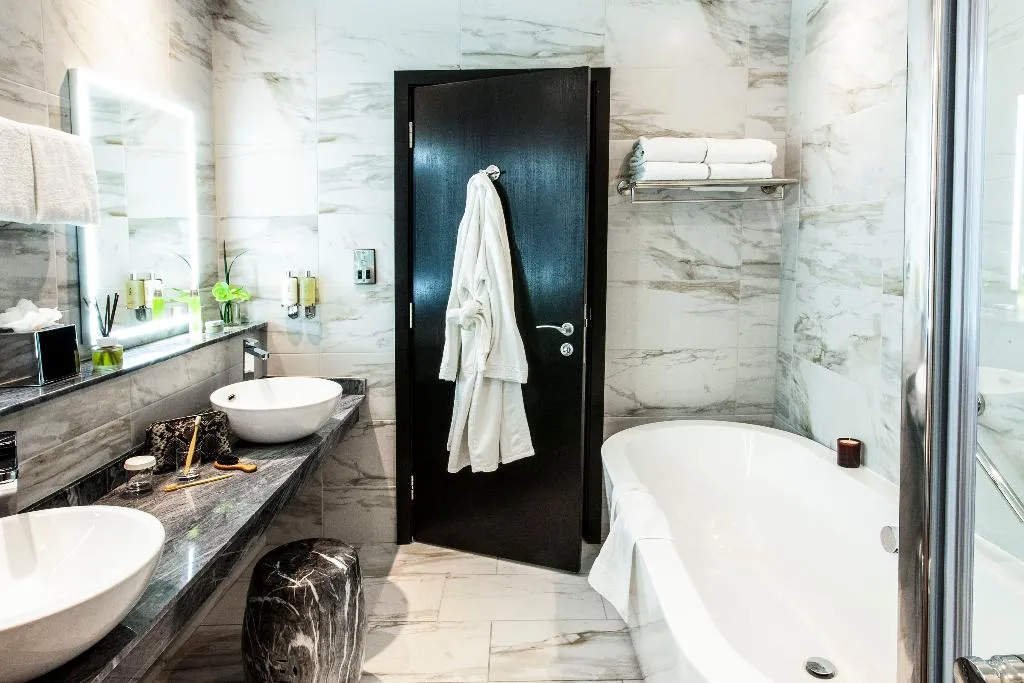 SUITE CLUB Room, The Address Connolly Hotel, Dublin
