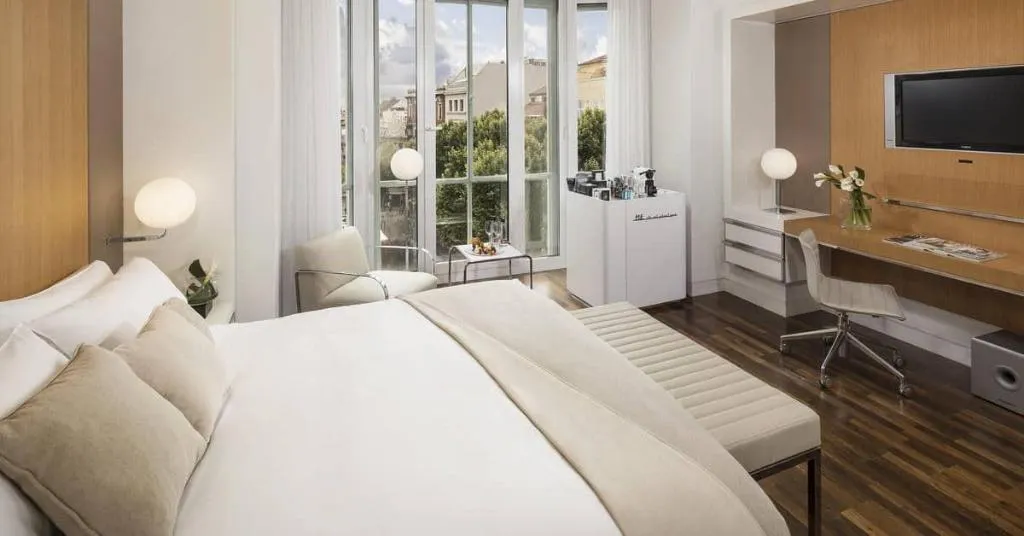 Room, ME Madrid Reina Victoria, Madrid