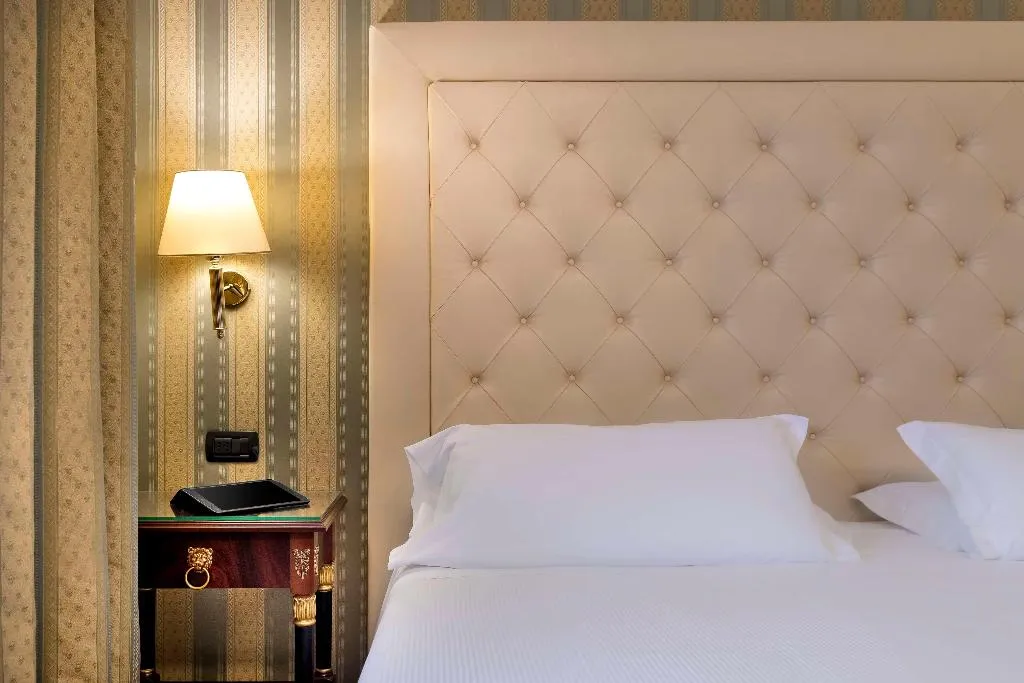 FAMILY ROOM CAPACITY 4 Room, Best Western Cavalieri della Corona, Milan