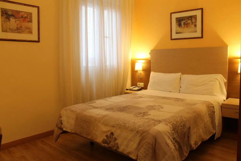 DOUBLE TWO BEDS Room, Hotel El Mirador de la Puerta del Sol, Madrid