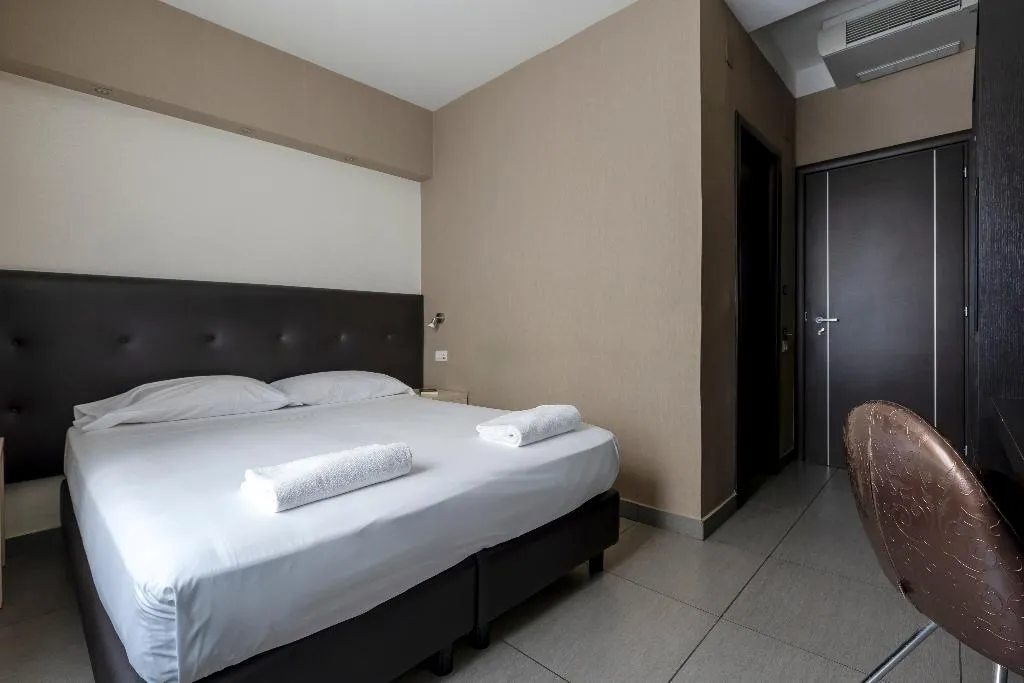 DOUBLE ECONOMY Room, Napolit'amo Hotel Medina, Naples