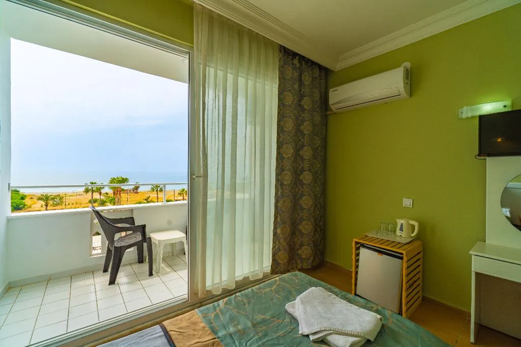 Double or Twin SIDE SEA VIEW Room, De Mare Family Hotel, Antalya