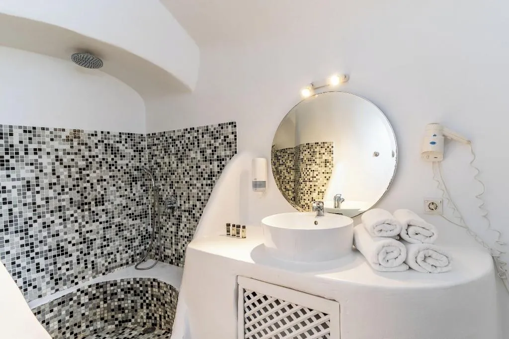 Room, Vogue Suites, Santorini