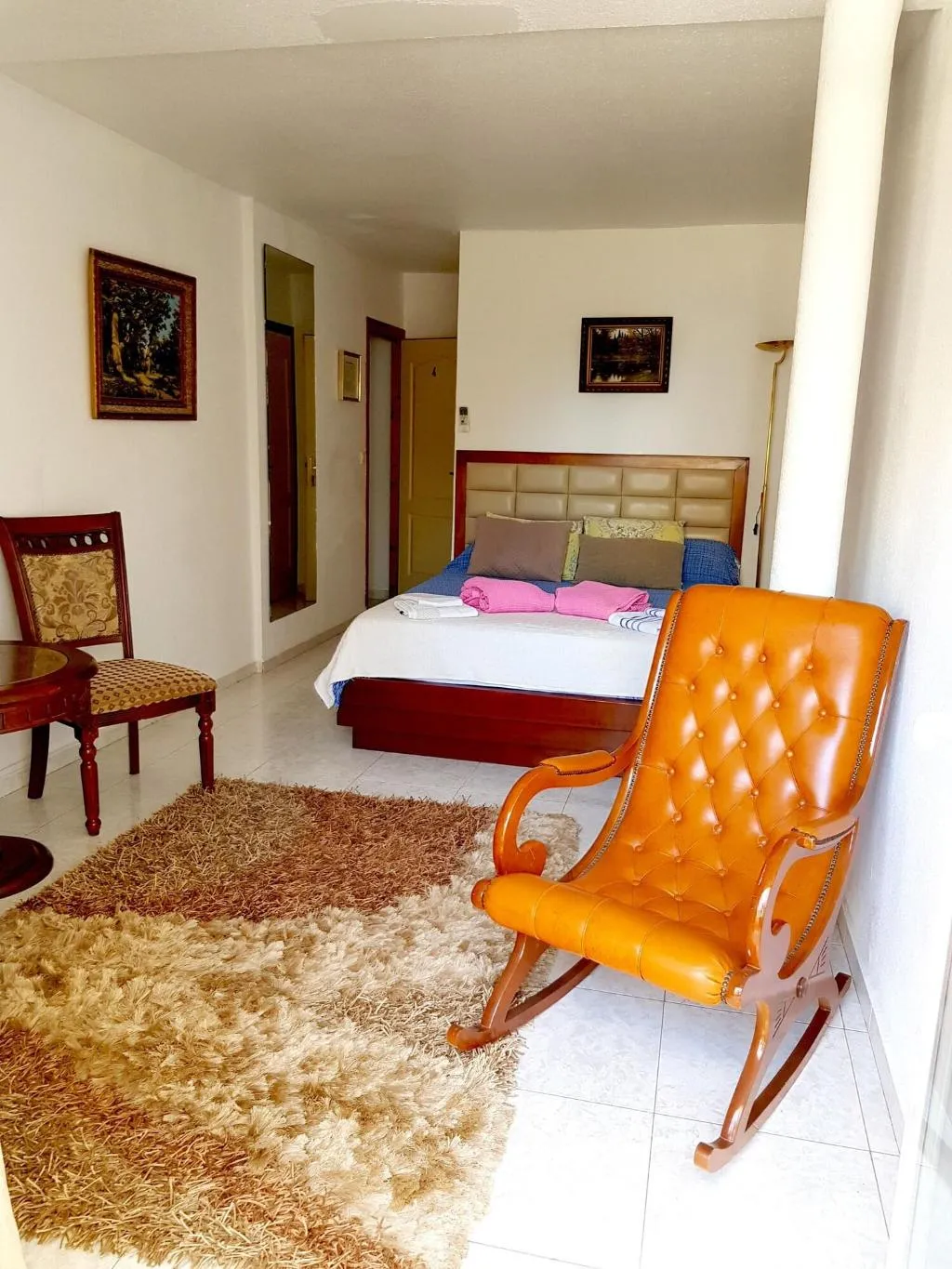 Room, El Artista de Paraíso, Costa Blanca