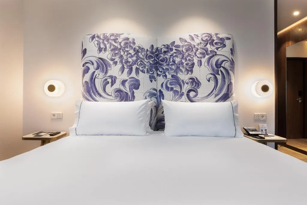 Double or Twin RIVER VIEW Room, Eurostars Universal Lisboa, Lisbon