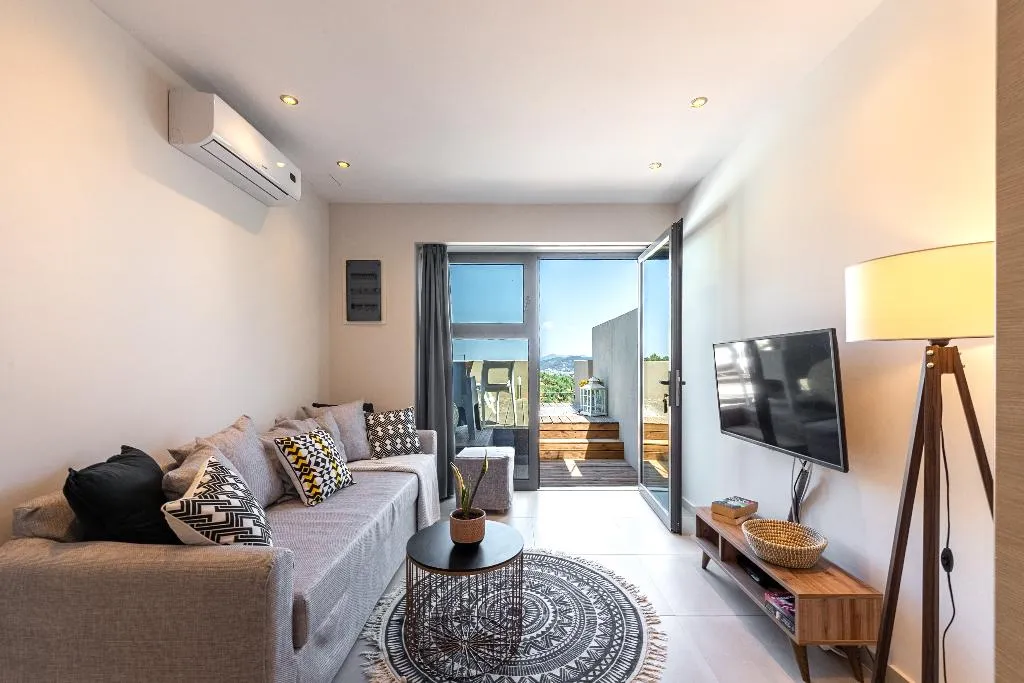 SUITE WITH PRIVATE POOL Room, Skiathos Gea Villas, Skiathos
