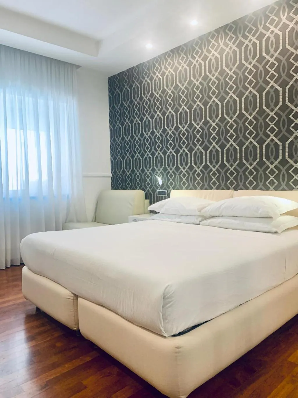 Room, Napoliday, Naples