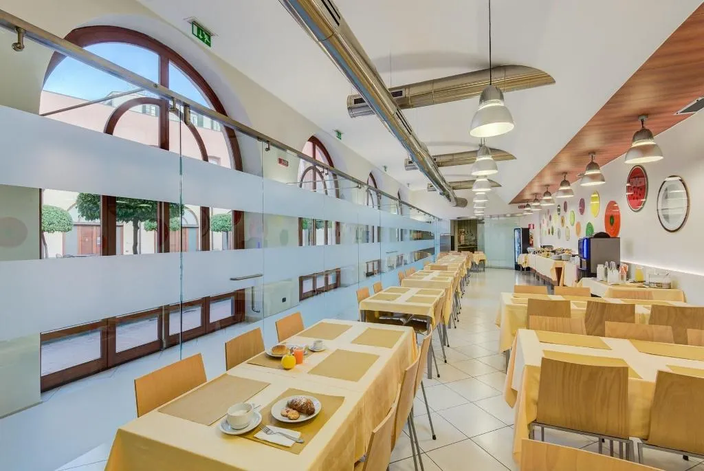 Restaurant, Camplus Guest Catania, Catania