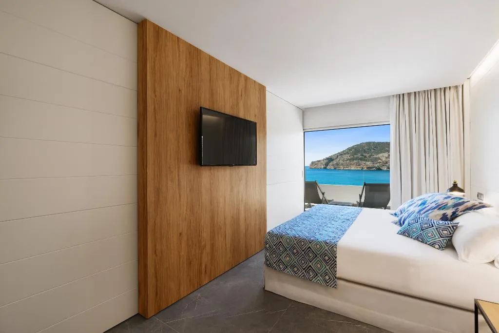 SUITE SIDE SEA VIEW Room, Cabau Bahia Camp de Mar Suites, Majorca