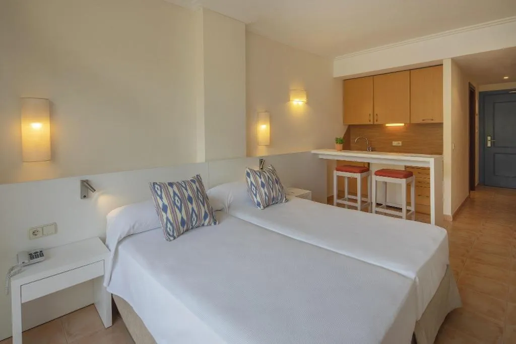 STUDIO TWO BEDS Room, HM Mar Blau, Majorca