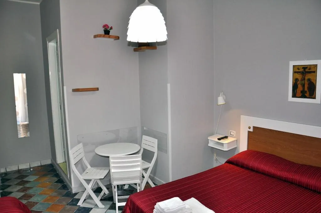 Room, Firenze 32, Naples