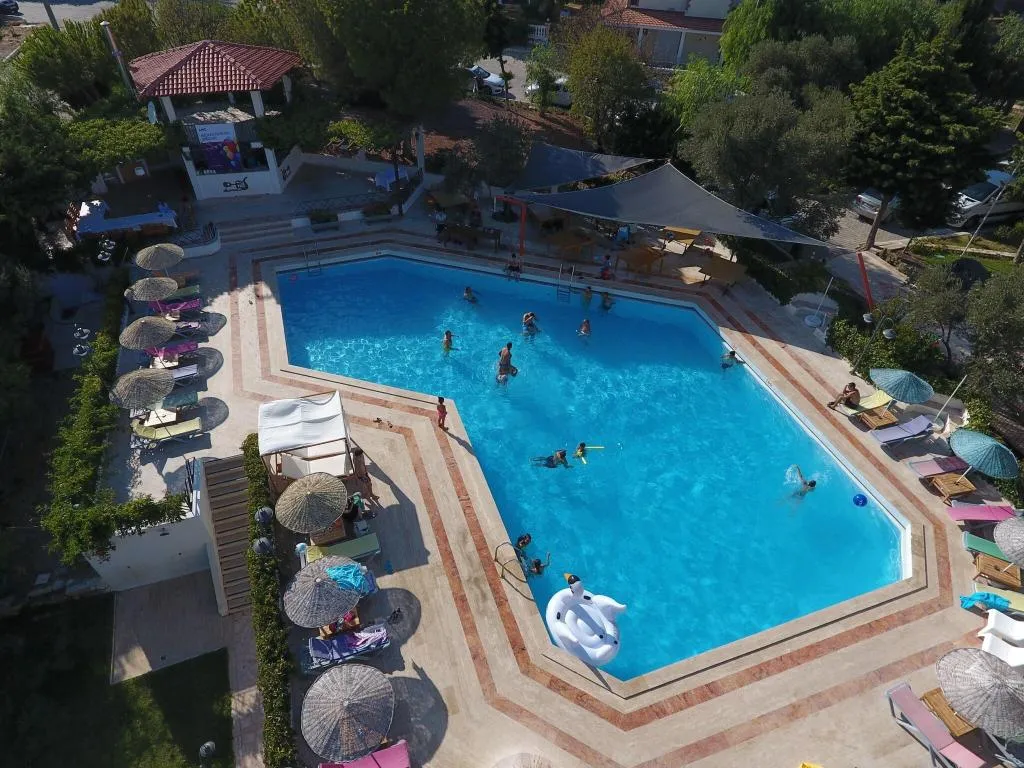Pool, Arinnanda, Izmir