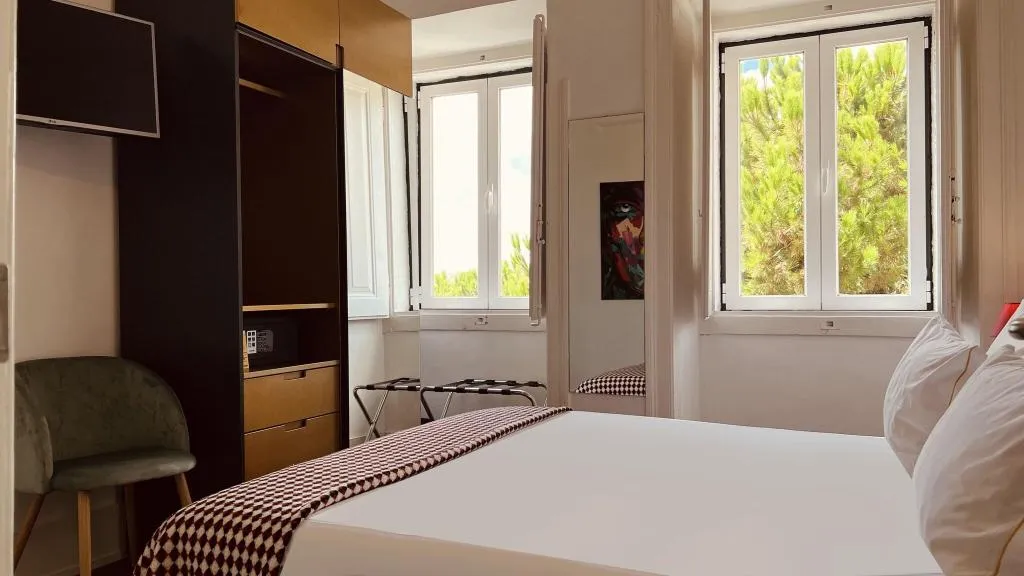 DOUBLE SUPERIOR QUEEN BED Room, Casa Do Jasmim By Shiadu, Lisbon