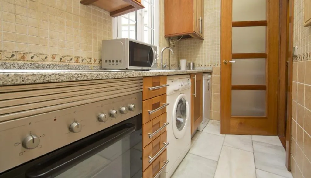 APARTMENT TWO BEDROOMS Room, Smartr La Latina, Madrid