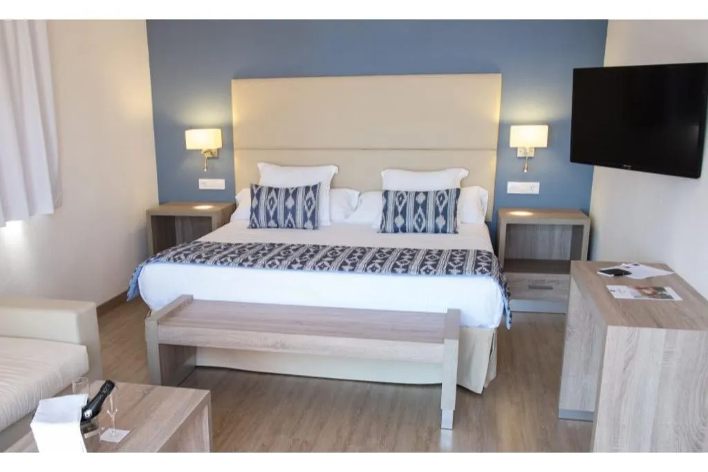 Double or Twin STANDARD Room, Menorca Binibeca by Pierre & Vacances Premium*, Menorca