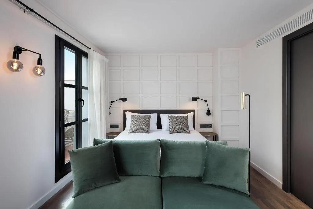 JUNIOR SUITE QUEEN SIZE BED Room, Boutique Hotel Casa Volver, Barcelona