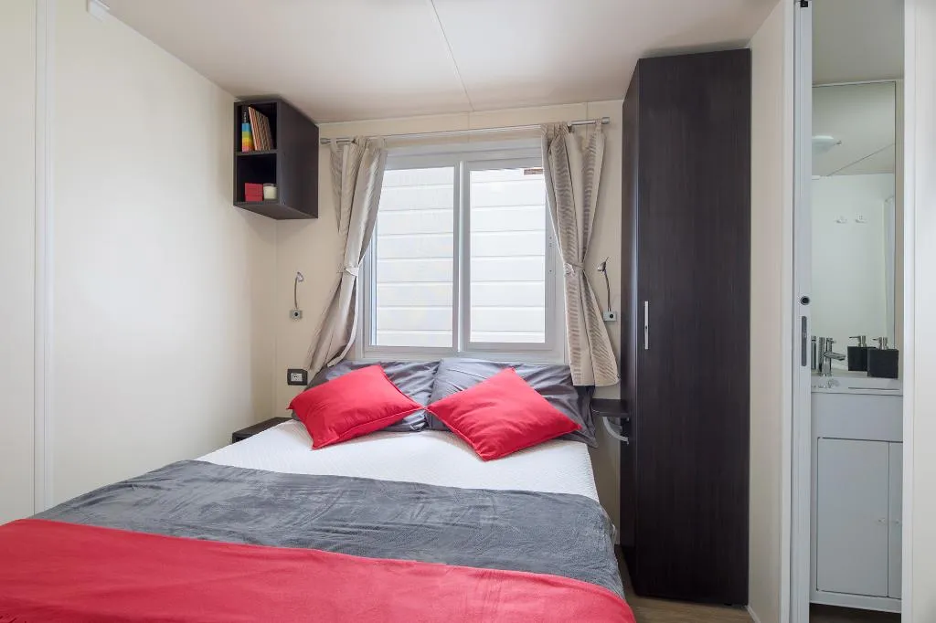 MOBILE HOME TWO BEDS Room, Camping Village Laguna Blu, Alghero