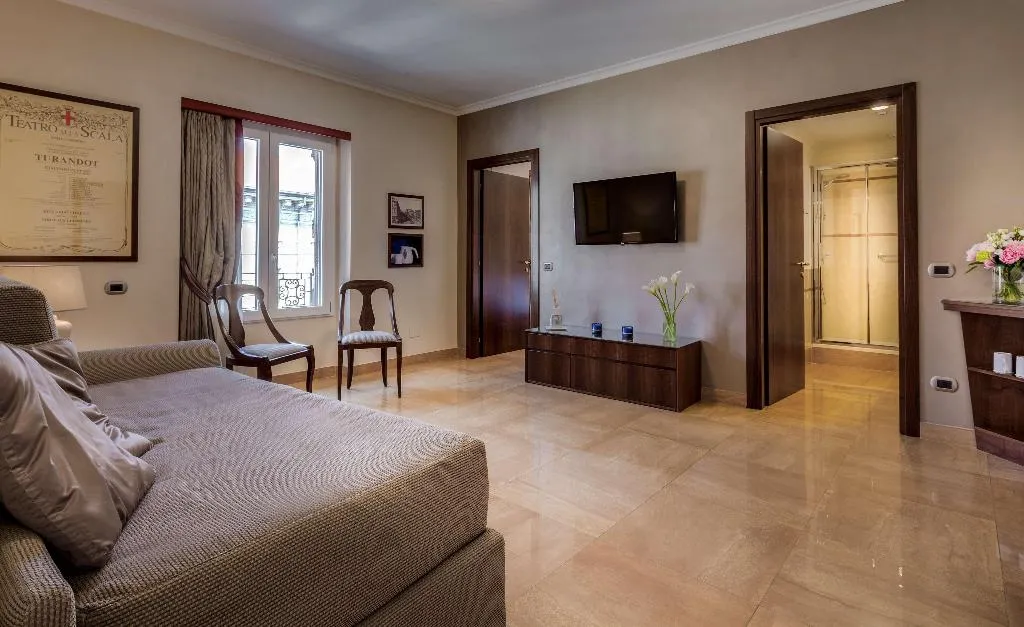 SUITE CAPACITY 4 Room, UNA HOTELS Galles Milano, Milan
